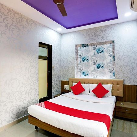 Super Hotel O Yatri Yadgar Nova Bombaim Exterior foto