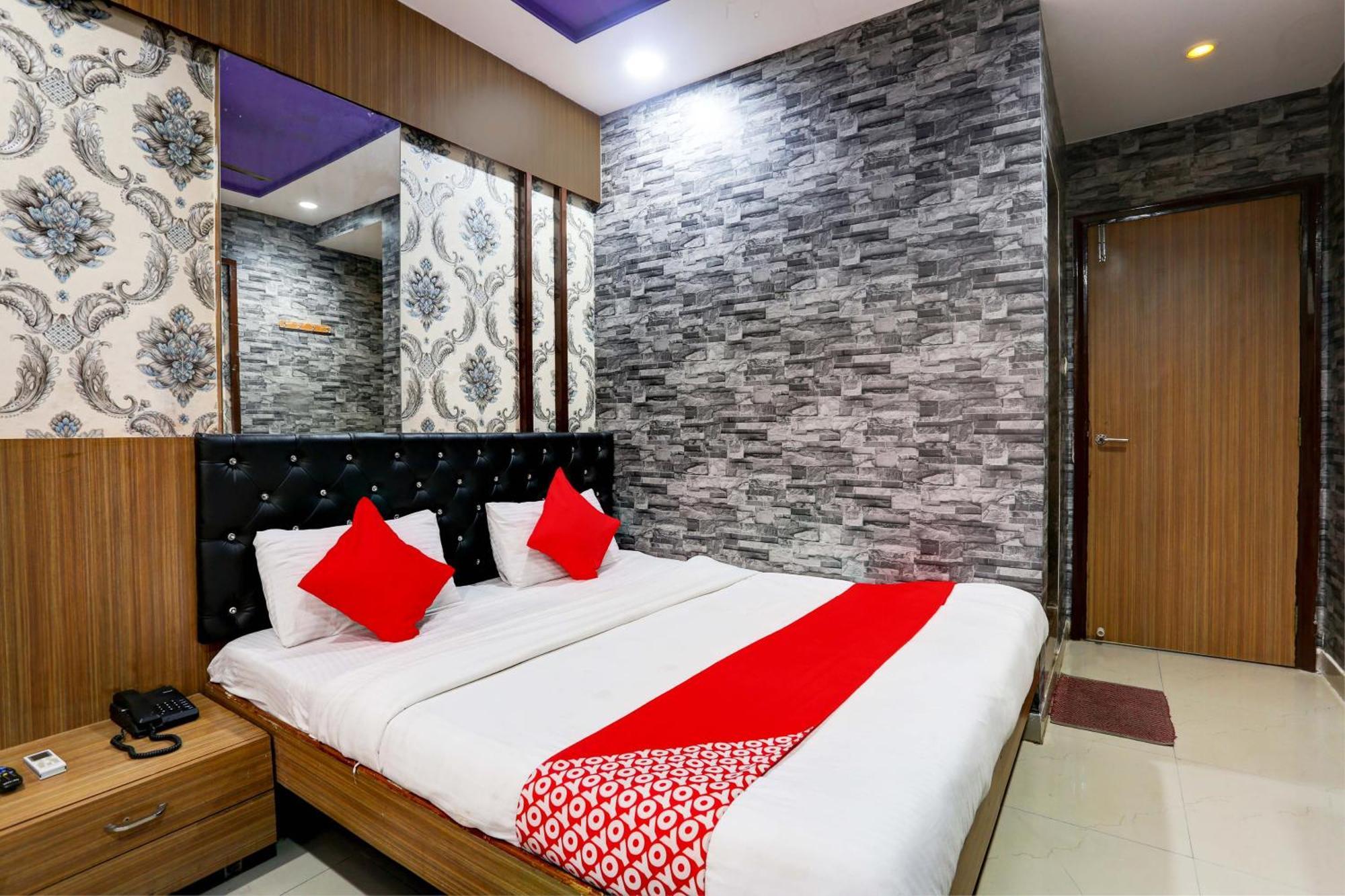 Super Hotel O Yatri Yadgar Nova Bombaim Exterior foto